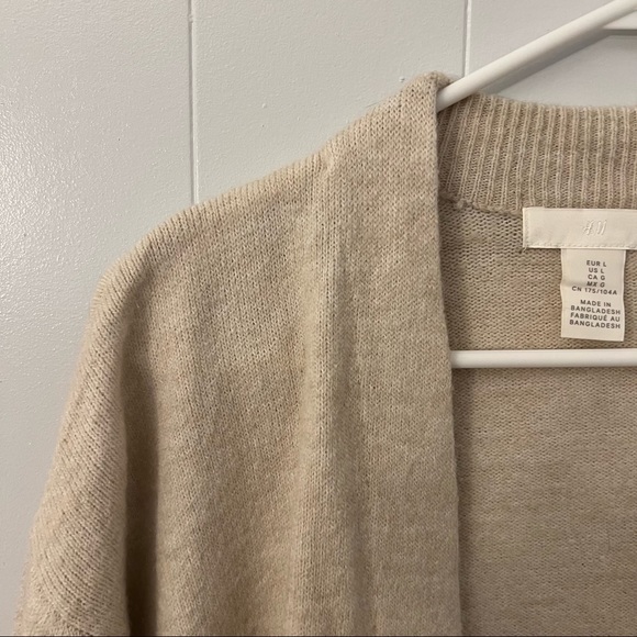 ⚡️SOLD⚡️ H&M Long Cardigan - Picture 8 of 9